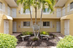 8135 Country Road, FORT MYERS, FL 33919 Sold 10/28/24
