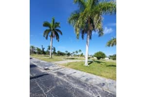 29 Dogwood Way, Fort Myers, FL 33908 Sold 05/01/25