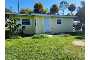 1087 Dusty Lane, Moore Haven, FL 33471 Sold 02/17/25