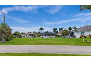 488 Capri Court, MARCO ISLAND, FL 34145 Sold 05/13/25