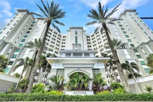 300 Dunes Boulevard, Naples, FL 34110 Sold 03/25/25