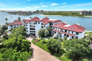 132 La Peninsula Boulevard, NAPLES, FL 34113 Sold 10/07/24