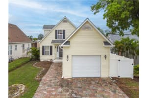 473 Leawood Circle, NAPLES, FL 34104 Sold 02/06/25