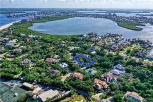 374 Gumbo Limbo Lane, Marco Island, FL 34145 - MLS#224062765