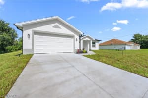 813 Hibiscus Avenue, LEHIGH ACRES, FL 33972 Sold 09/16/24