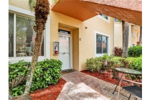 2390 Bayou Lane, NAPLES, FL 34112 Sold 05/12/25