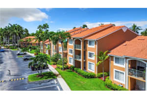 1275 Wildwood Lakes Boulevard, NAPLES, FL 34104 Sold 01/15/25