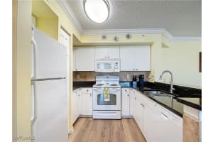 1275 Wildwood Lakes Boulevard, NAPLES, FL 34104 Sold 01/15/25