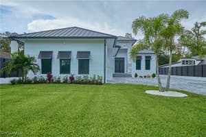 5847 English Oaks Lane, Naples, FL 34119 - MLS#224063381