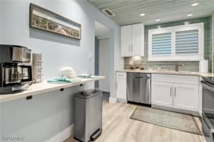 2121 Collier Avenue, FORT MYERS, FL 33901 Sold 09/05/24