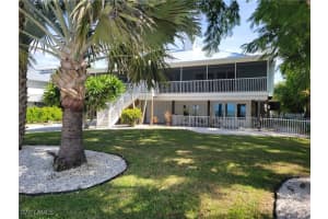 8335 Main St, Bokeelia