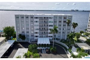 1900 Clifford Street, FORT MYERS, FL 33901 Sold 12/10/24