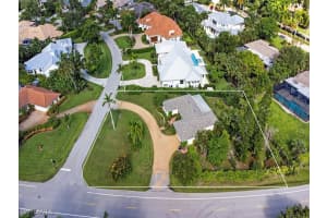 717 Rudder Rd, Naples