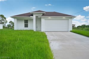 2810 54th Street, Lehigh Acres, FL 33971 Sold 12/13/24