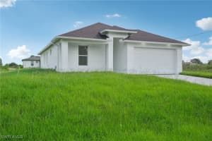 2810 54th Street, Lehigh Acres, FL 33971 Sold 12/13/24