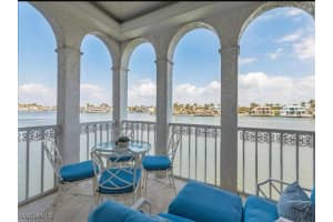 4000 Gulf Shore Blvd N 900, Naples