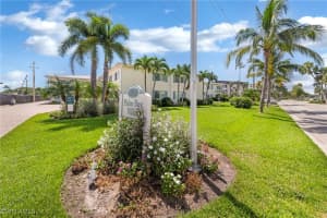 1950 Gulf Shore Boulevard, Naples, FL 34102 Sold 11/12/24