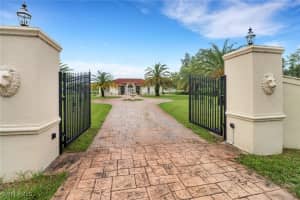 3711 4th Avenue, Naples, FL 34117 - MLS#224066032