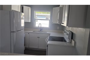 92 Oak Street, North Fort Myers, FL 33903 - MLS#224066193