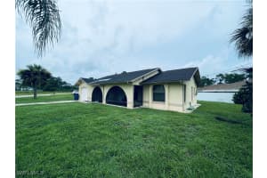 2807 8th Street, Lehigh Acres, FL 33972 - MLS#224066268