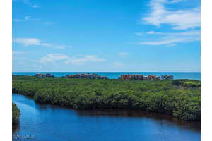 8990 Bay Colony Drive, Naples, FL 34108 Sold 01/02/25