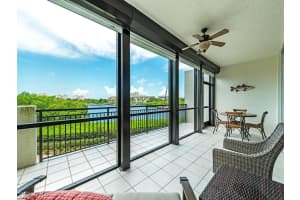 420 Cove Tower Drive, Naples, FL 34110 Sold 05/22/25