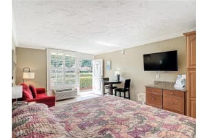 2555 Tamiami Trail, Naples, FL 34103 Sold 01/24/25