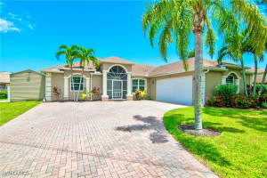 2262 Bahama Avenue, FORT MYERS, FL 33905 Sold 10/15/24