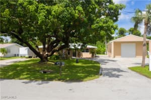 1418 Shirley Dr, North Fort Myers