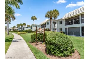 3930 Belair Ln 210, Naples
