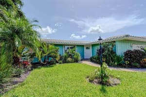 11 Palmview Boulevard, Fort Myers Beach, FL 33931 Sold 12/17/24