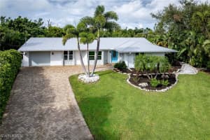 1806 Ibis Ln, Sanibel