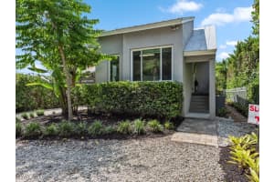 2548 Weeks Avenue, Naples, FL 34112 Sold 01/14/25