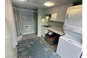 10095 PARKWOOD Drive, Fort Myers, FL 33905 - MLS#224069552