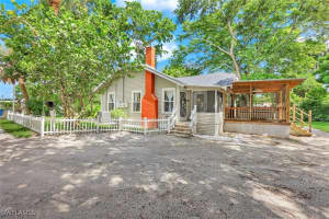 27131 Riverside Drive, Bonita Springs, FL 34135 Sold 05/20/25