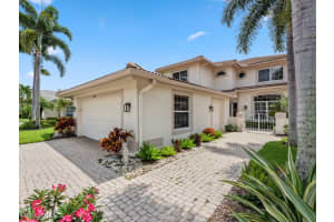 6060 Fairway Court, Naples, FL 34110 Sold 01/06/25