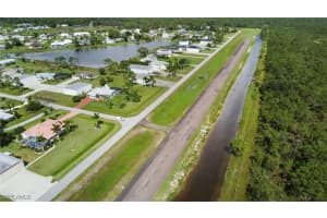 18683 Baseleg Avenue, North Fort Myers, FL 33917 - MLS#224070855