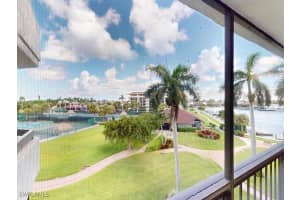 601 Seaview Court, MARCO ISLAND, FL 34145 Sold 09/27/24