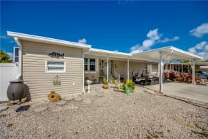 3083 Sloop Ln, St James City