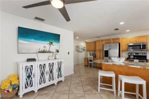 683 94th Avenue, Naples, FL 34108 - MLS#224071443