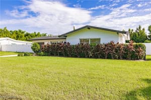 905 Dean Way, Fort Myers, FL 33919 - MLS#224071583
