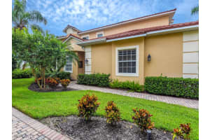 8641 Champions Point, NAPLES, FL 34113 Sold 02/13/25