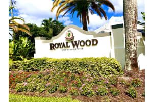 5859 WESTBOURGH Court, NAPLES, FL 34112-8803 Sold 04/17/25