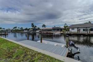 9 Clearview Boulevard, Fort Myers Beach, FL 33931 Sold 03/03/25