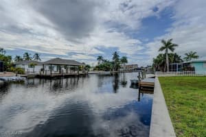 9 Clearview Boulevard, Fort Myers Beach, FL 33931 Sold 03/03/25