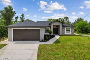 5405 2nd Street, Lehigh Acres, FL 33971 Sold 12/04/24