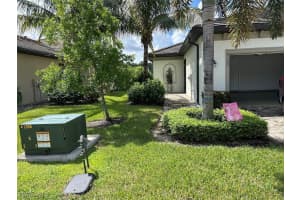 9143 Woodhurst Dr, Naples