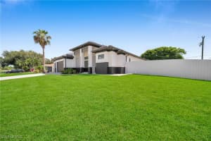 727 10th Avenue, Cape Coral, FL 33990 - MLS#224072719