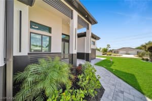 727 10th Avenue, Cape Coral, FL 33990 - MLS#224072719