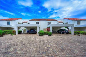 565 Beachwalk Circle, Naples, FL 34108 Sold 04/30/25
